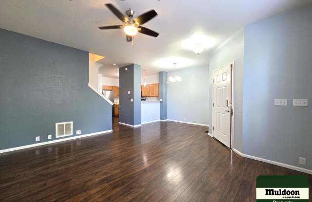 Beautiful Stetson Hills Townhome with 2-Car Garage & AC Gallery 4