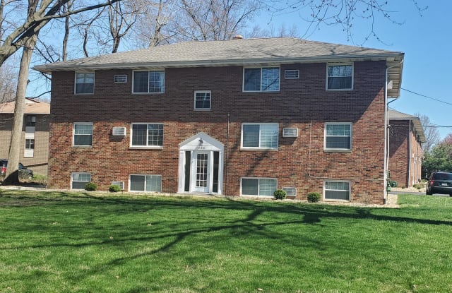 24 Lindsey Road Apt B - 24 Lindsey Road, Munroe Falls, OH 44262