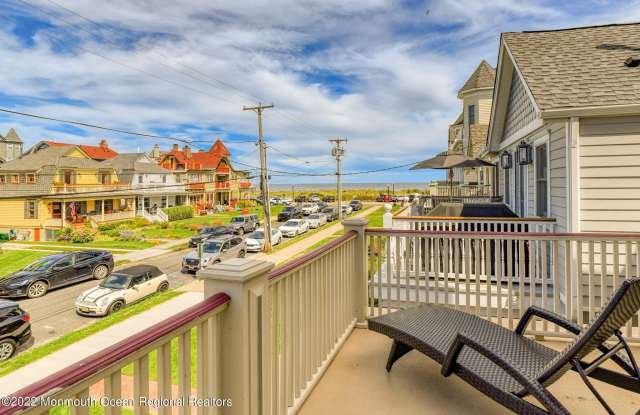 8 Surf Avenue Gallery 1