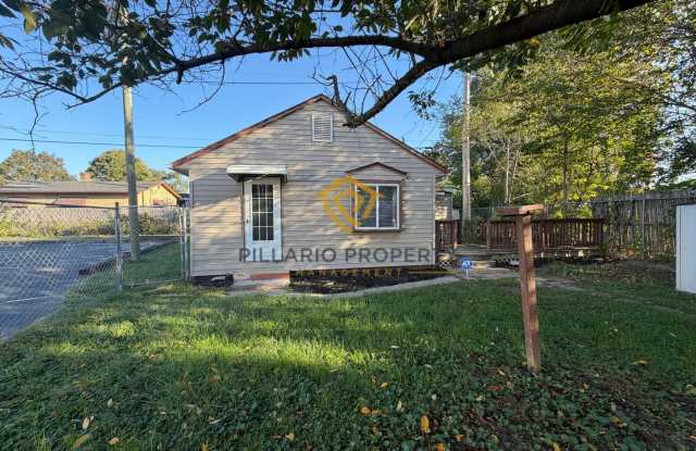 Cozy 1-Bedroom Home Near Speedway, Available NOW! Gallery 1