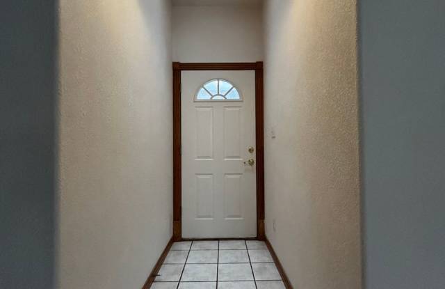 ***COMING SOON*** ^^^Accepting Applications 2/16/26^^^ Spacious 3 Bedroom 2 Bathroom house. - 2582 Benz Drive, Las Cruces, NM 88001