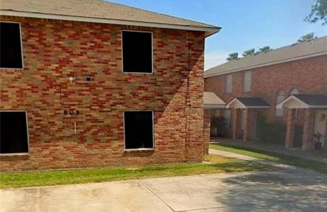 1805 Jason Avenue Gallery 1