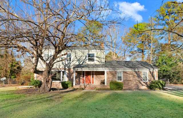SPACIOUS 4 Bedroom | 2.5 Bathroom Split-Level Home in Goldsboro*Just outside SJAFB Oak Forest gate* - 202 South Deluca Road, Goldsboro, NC 27534 SPACIOUS 4 Bedroom | 2.5 Bathroom Split-Level Home in Goldsboro*Just outside SJAFB Oak Forest gate* - 202 South Deluca Road, Goldsboro, NC 27534