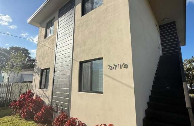 3712 NW 13th Pl photos photos