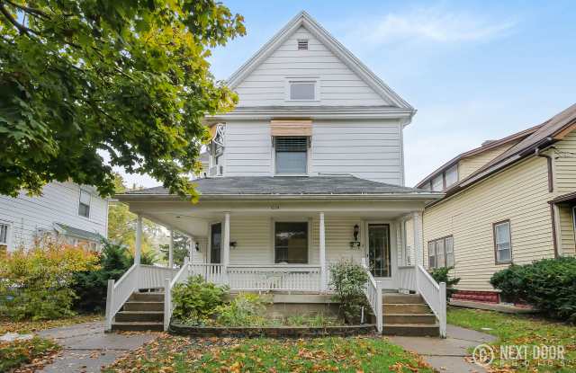 1034 Davis Ave NW # 2 - 1034 Davis Avenue Northwest, Grand Rapids, MI 49504