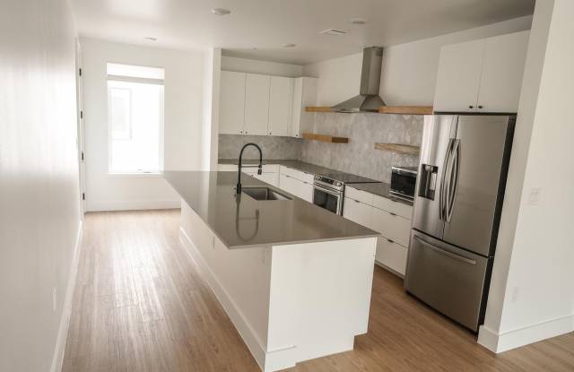 Modern East Austin 2/2 Condo Available Now! photos photos