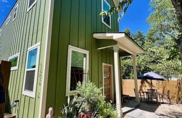 PRE-LEASE - Heart of the City! 2 bedrooms, 2.5 bathrooms, 5 miles away from Downtown Austin photos photos