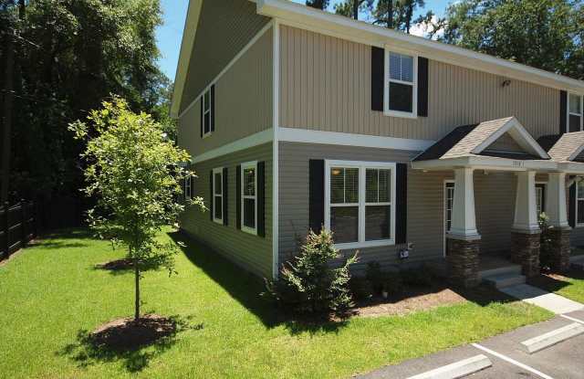4 BD 4 BA Student Housing Townhomes - NOW FOR FALL 2025!!! ACCEPTING SINGLE APPLICANTS OR GROUPS OF 2- Will Roommate Match! photos photos