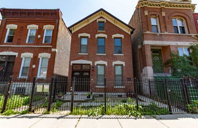 2627 West Hirsch Street photos photos
