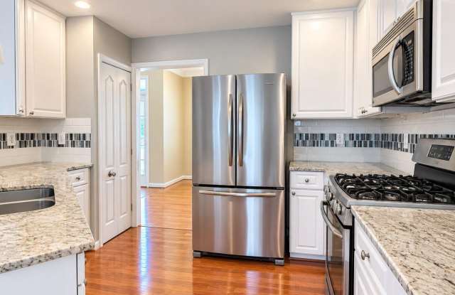 28492 WOODS Drive Gallery 4