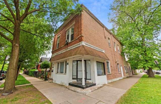 3000 S Kedvale Ave photos photos