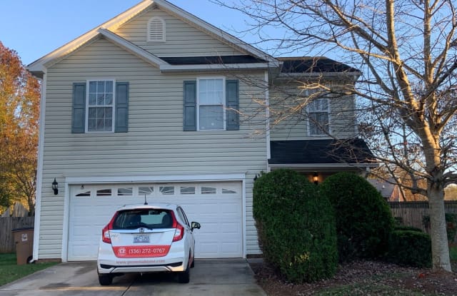 2 White Oak Court - 2 White Oak Court, Greensboro, NC 27405