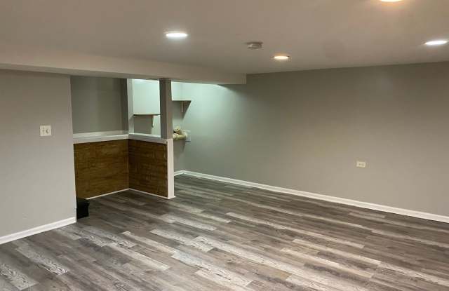 9040 S Dauphin Ave photos photos