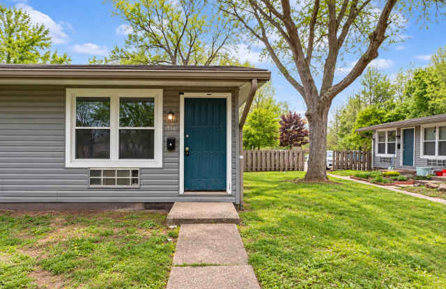 Updated Studio-Style Home in Kent with Water, Sewer & Trash Included! Gallery 1