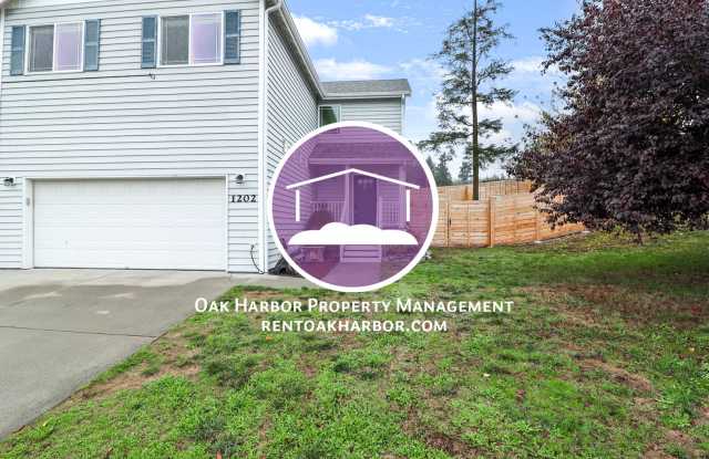 4 Bedroom 2.5 Bathroom - Redwing - Pet Friendly - NAS Whidbey - 1202 Northwest Redwing Drive, Oak Harbor, WA 98277
