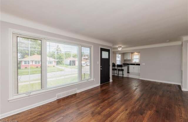 3707 Longwood Avenue Gallery 4