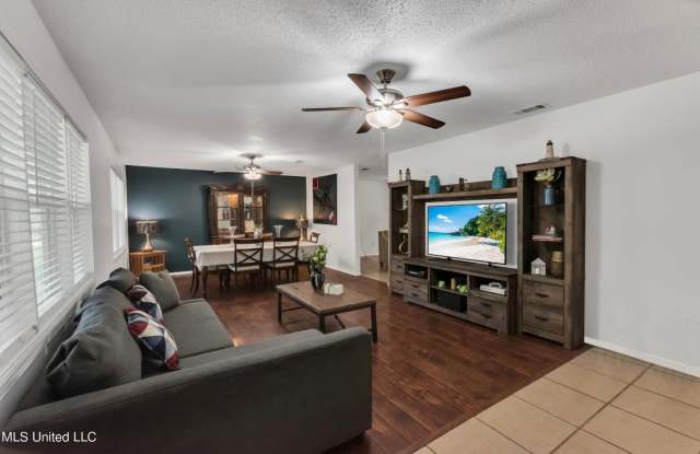 Perfect location! Gallery 3