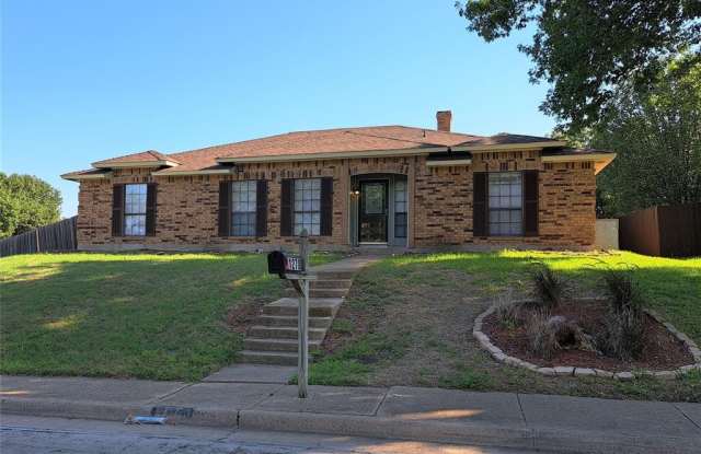 1270 Royal Oak Drive - 1270 Royal Oak Drive, DeSoto, TX 75115