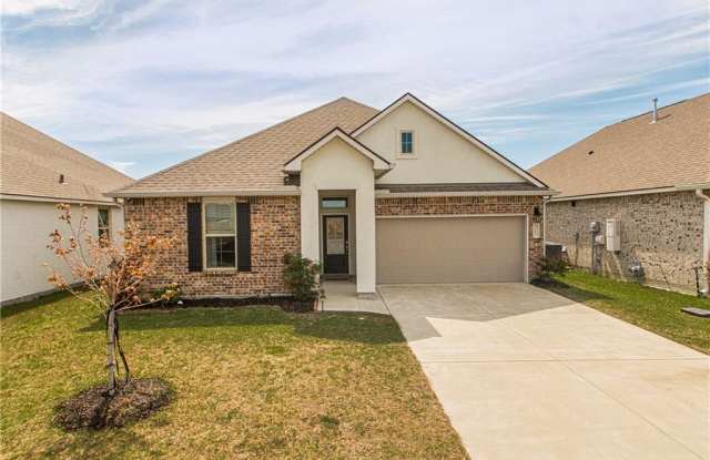 717 West Lakeshore Landing Drive - 717 West Lakeshore Landing Drive, St. Tammany County, LA 70461