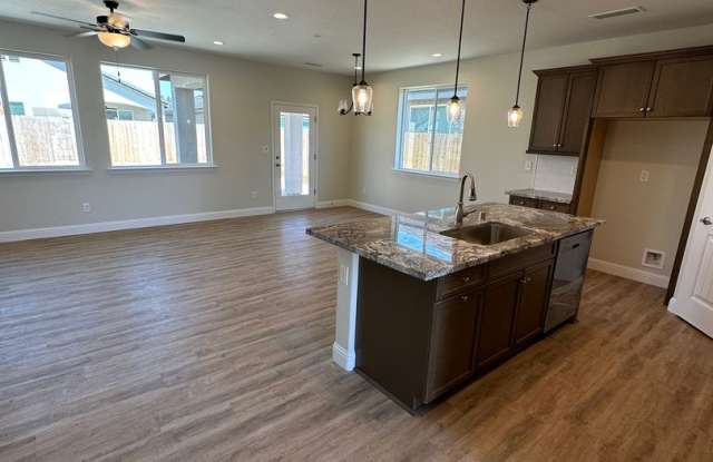 Price Drop!! Brand new home! Gallery 3