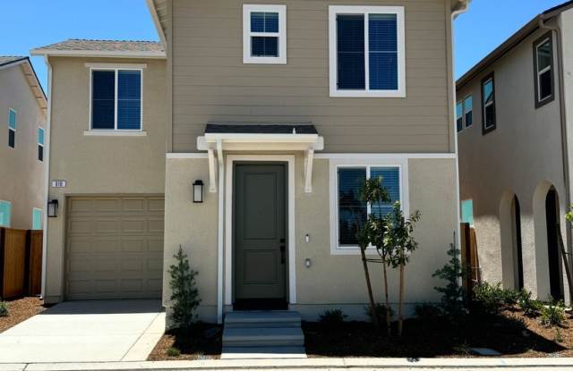Like New 3 Bedroom 2.5 Bathroom Home Available 11/1/26 Gallery 1