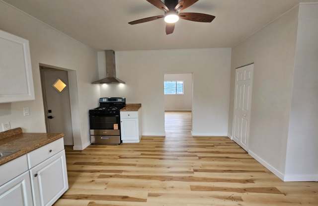 Fully Updated 4 bedroom 1 bathroom photos photos