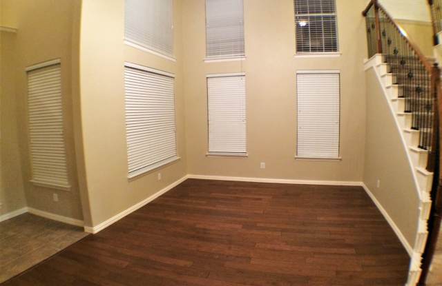 8538 Robertson Dr. Gallery 3
