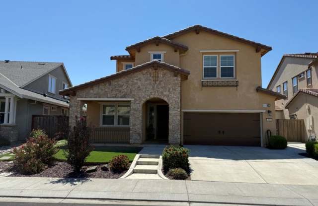 Newer Modern 4 Bedroom 3.5 Bath w/ Bedroom Downstairs Vacaville *Star Rentals photos photos