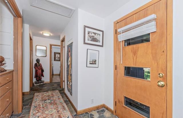 8165 Chagrin Mills Road Gallery 4