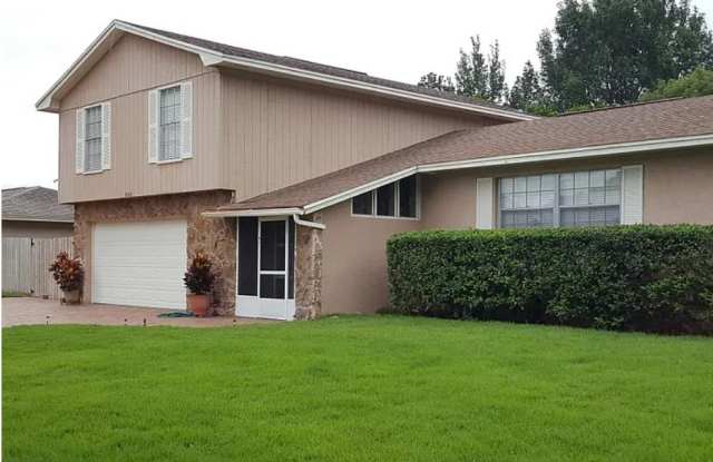 8021 Sandberry Boulevard Gallery 2