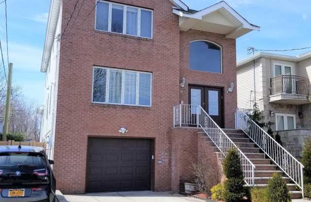 88 Pearsall Street - 88 Pearsall Street, Staten Island, NY 10305 88 Pearsall Street - 88 Pearsall Street, Staten Island, NY 10305
