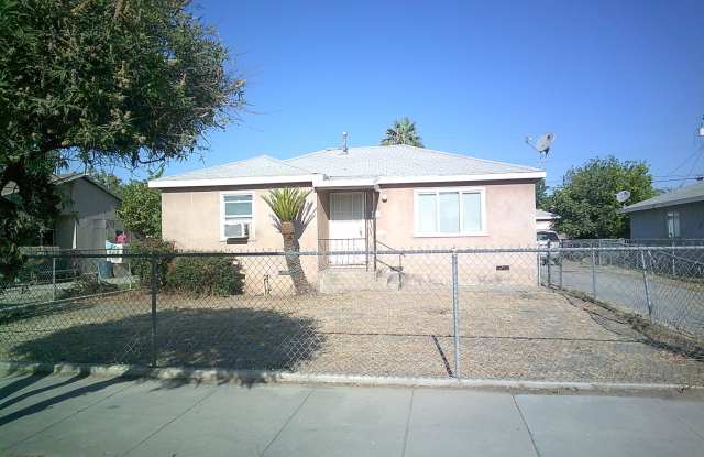 607 M St. - 607 M Street, Bakersfield, CA 93304