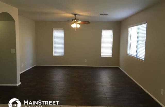 2402 West Running Deer Trail Gallery 4