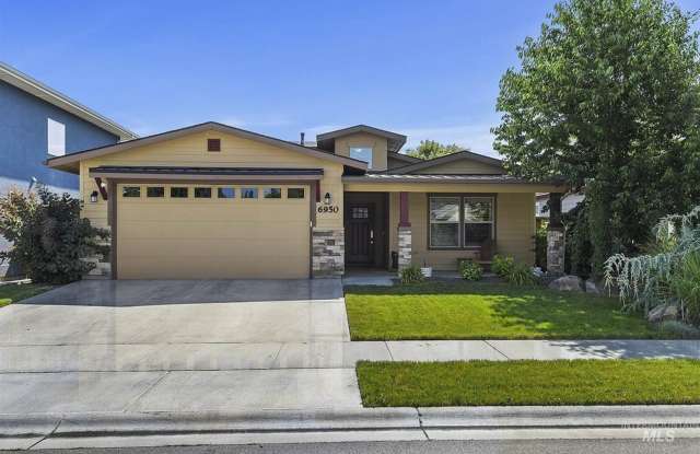 Pet Friendly Home Near The Foothills! photos photos