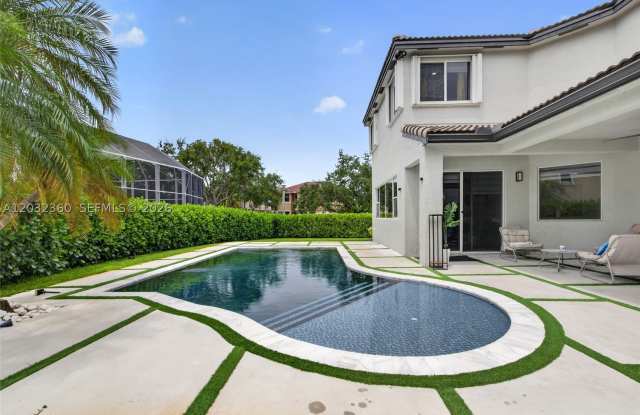 2167 SW 176th Ter photos photos