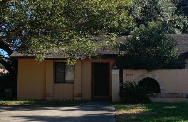 COZY 2/2 DUPLEX WITH FENCED YARD! photos photos