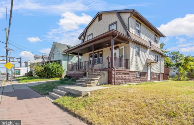 26 W CRESCENT BOULEVARD - 26 West Crescent Boulevard, Collingswood, NJ 08108