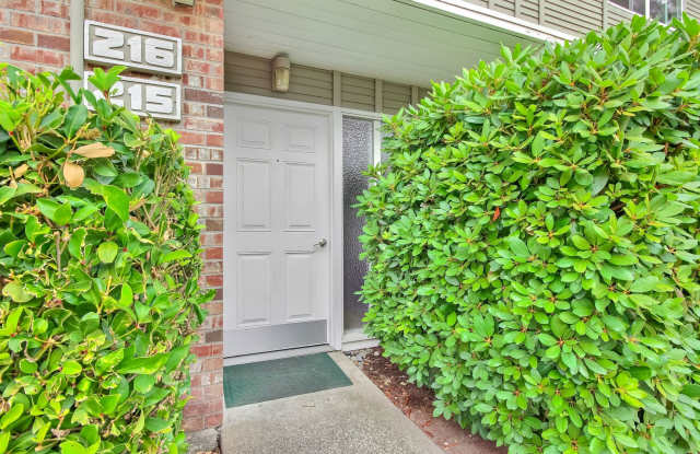 Brand new remodel Newport Hills ground floor condo with patio - 5711 122nd Place Southeast, Bellevue, WA 98006