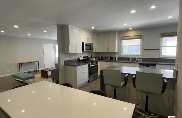 348 S Elm Dr unit: 6 photos photos