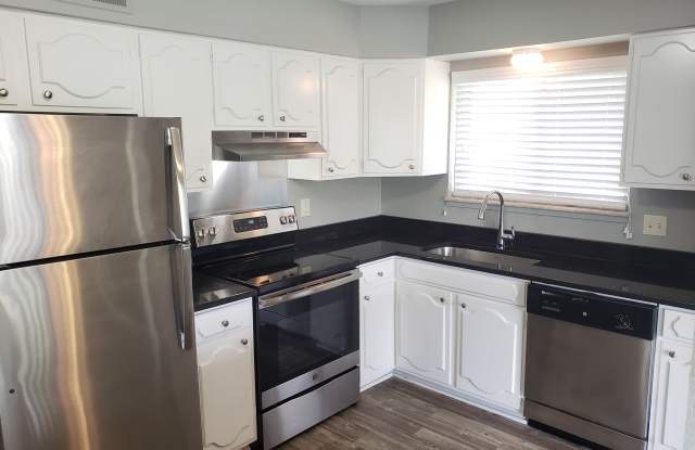 9532 Mission Rd - 25 photos photos