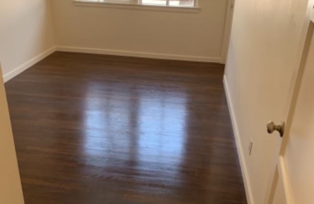 924 1/2 clark ave - 924 1/2 W Clark Ave, Burbank, CA 91506