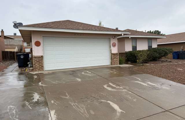 3 Bedroom 2 Bath 2 car garage 1179/SF Gallery 3