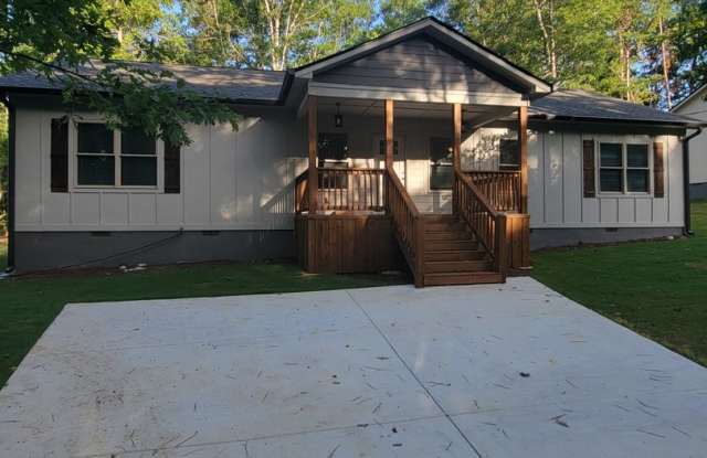Spacious 4-Bedroom Home in Locust Grove Gallery 4