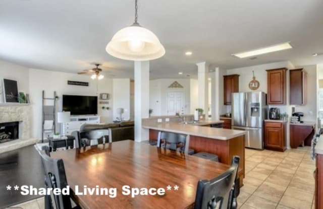 18498 Kinzie Street photos photos