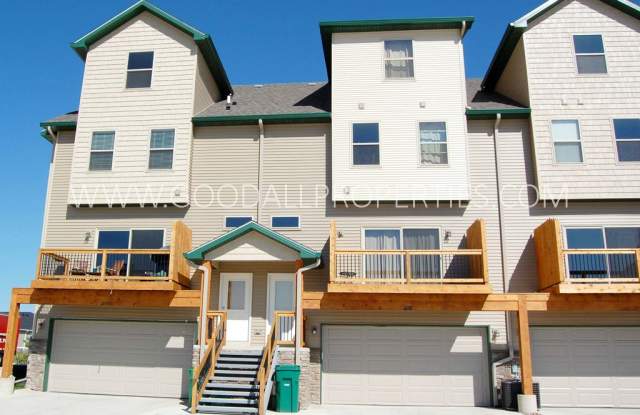 208 NE Chalet LN - 208 Northeast Chalet Lane, Ankeny, IA 50021