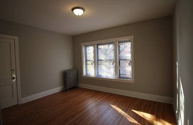 4403 N La Crosse Ave photos photos