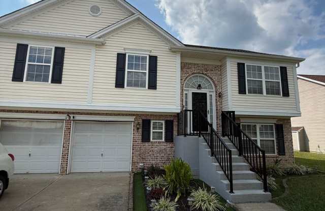 Get it before it's gone! 4 br, w/fenced in yard, sun porch and fireplace - 1704 Eagle Trace Drive, Mount Juliet, TN 37122 Get it before it's gone! 4 br, w/fenced in yard, sun porch and fireplace - 1704 Eagle Trace Drive, Mount Juliet, TN 37122