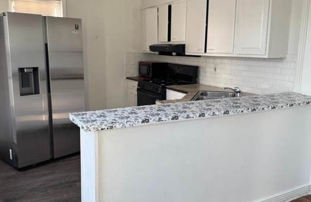 1426 N 10TH Street unit: 2 photos photos