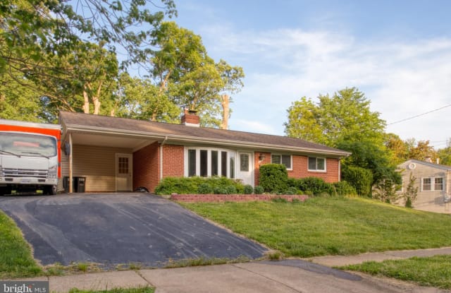 210 PATRICK STREET SW - 210 Patrick Street Southwest, Vienna, VA 22180