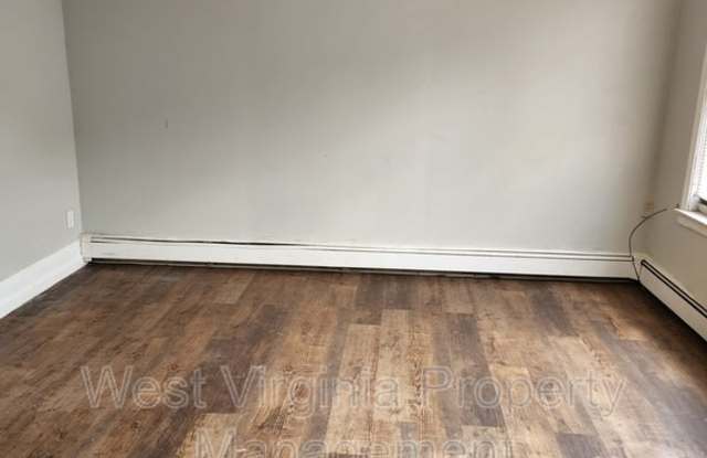 203 1/2 Prince St. Gallery 4